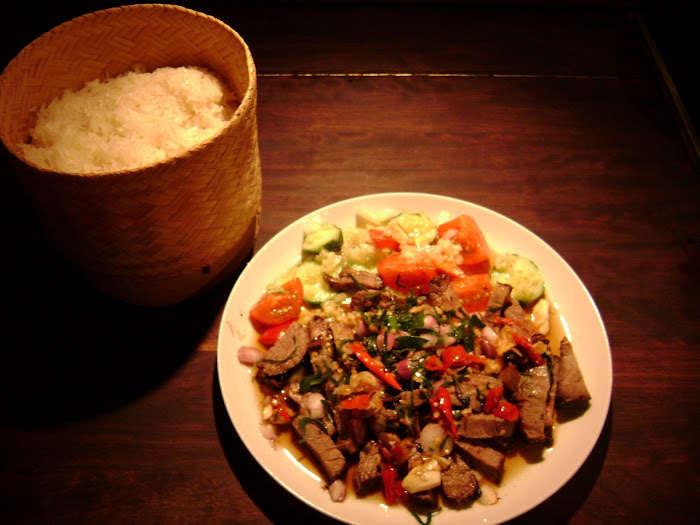 Yaum Nuer/Beef Spicy salad/serve with Stickyrice