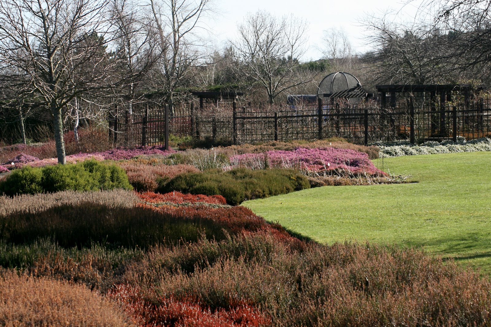 [Bells+Cherrybank+Gardens5.jpg]