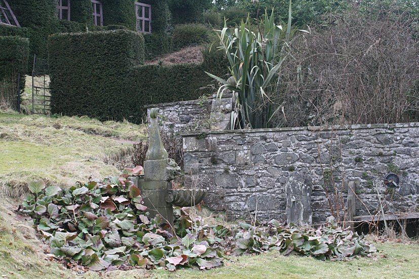 [Fingask+Castle+snowdrop+visit+24FEB+'09+(4).jpg]