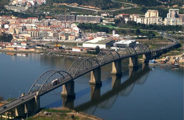[Ponte+Marechal+Carmona+-+Vila+Franca+de+Xira.jpg]