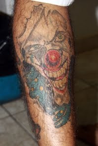 Temos isso?: Tatuagem de palhaço