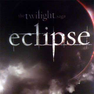 http://3.bp.blogspot.com/_qxNWuIAXSjo/SvTvkkXa7oI/AAAAAAAAFA8/yH0eDMsA_6k/s320/eclipse-poster-port.jpg