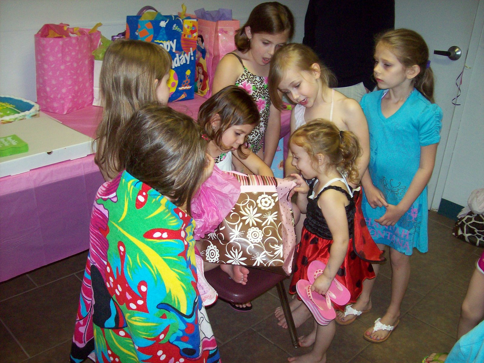 [Hadley6bday+047.jpg]