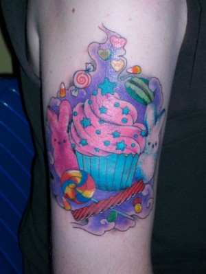 [christophers-cupcake-tattoo1-300x399.jpg]