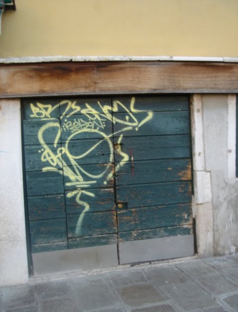 Antisemitic Graffiti In Soveria Mannelli Monitoring Antisemitism