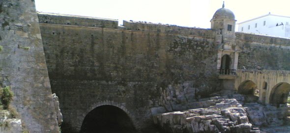 [Forte+de+Peniche.bmp]