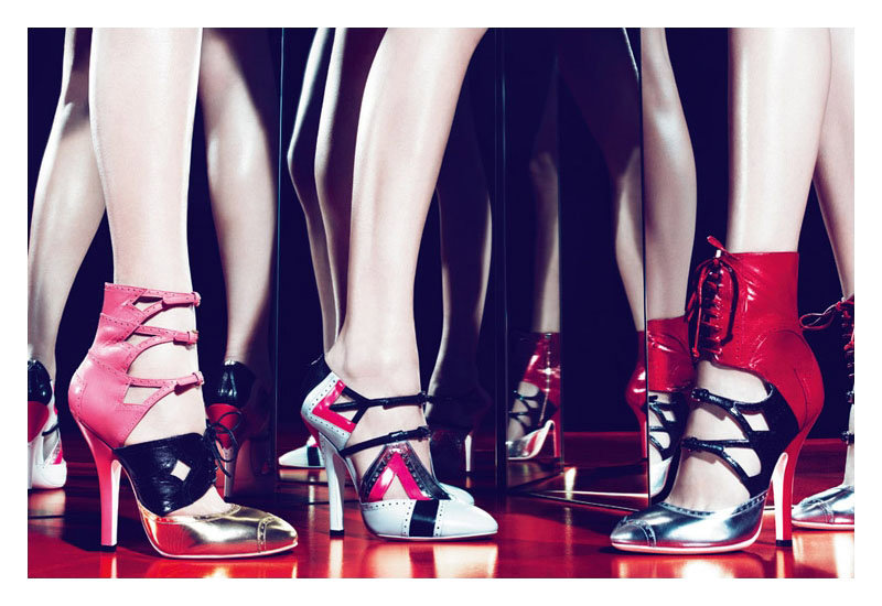 http://3.bp.blogspot.com/_rKfBic6LF8s/TUaCju5dCbI/AAAAAAAABi4/xBDWI_moi3s/s1600/miumiucampaign12.jpg