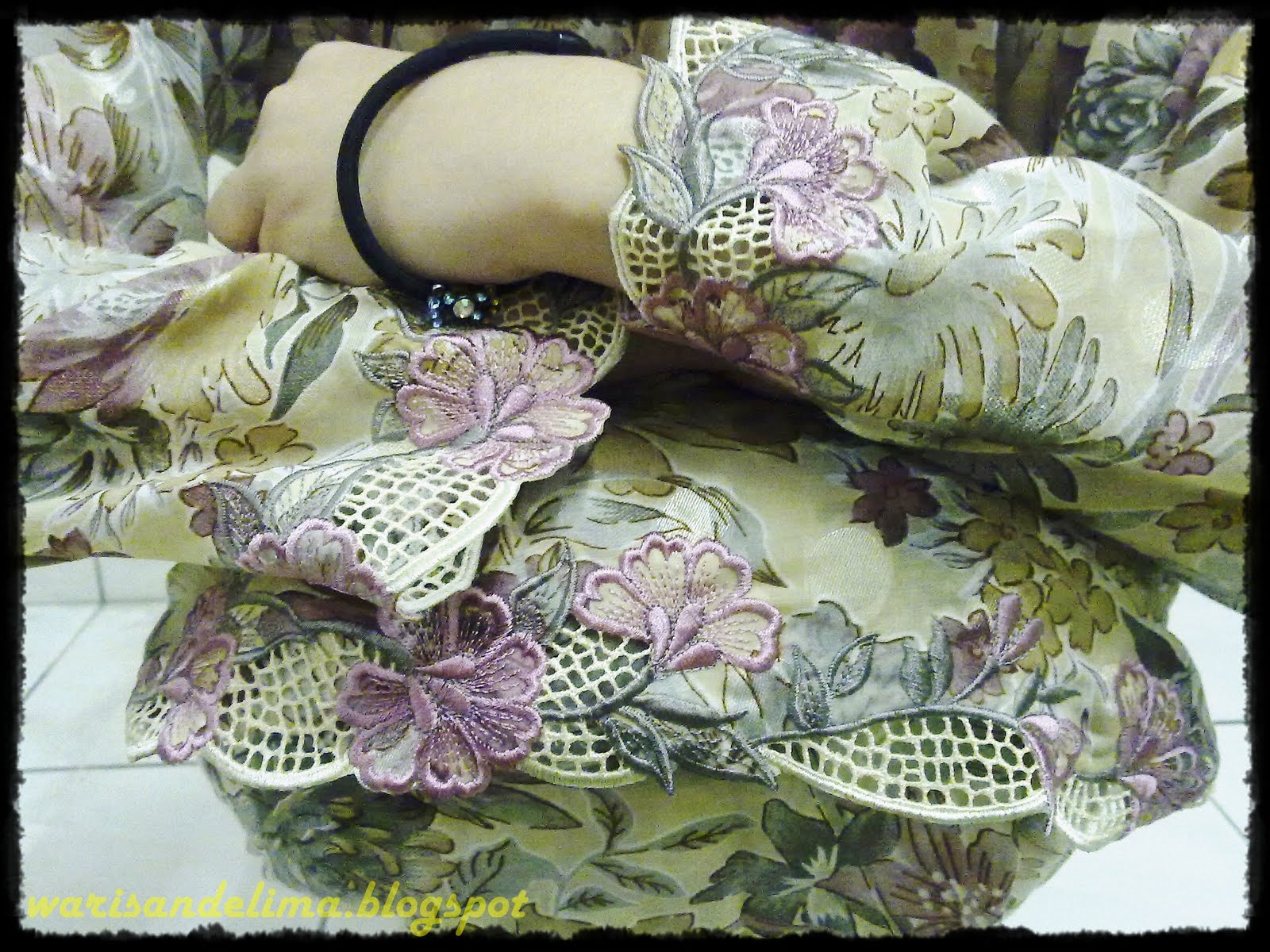 Warisan Delima Sulaman Benang Biasa, Sulaman Benang