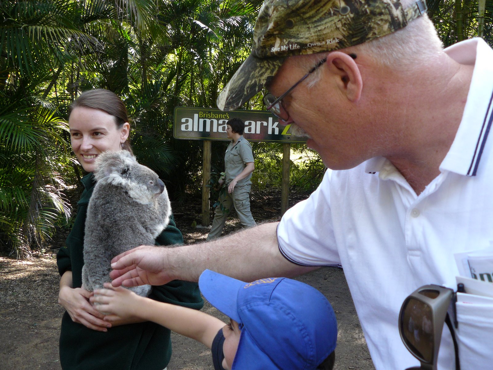 [dad+pet+koala.JPG]