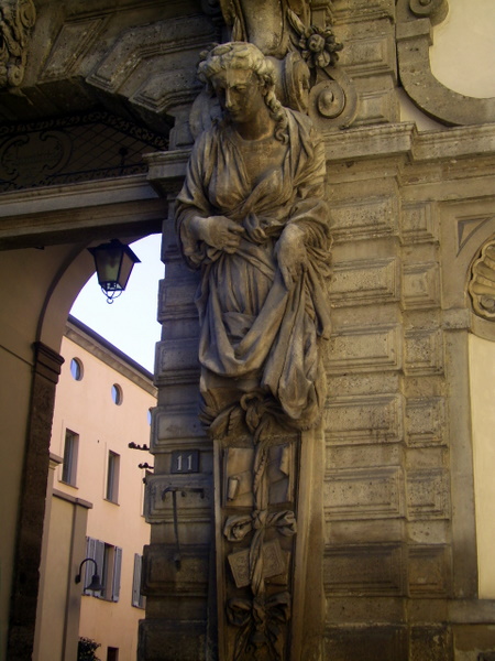 [milan-staue.JPG]