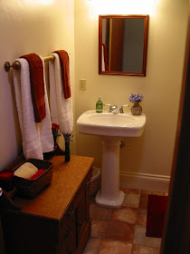 Mucha Room Bath
