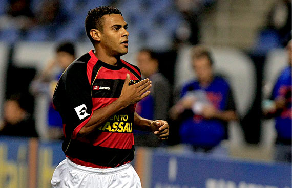 [Wilson+comemorando+o+gol.jpg]