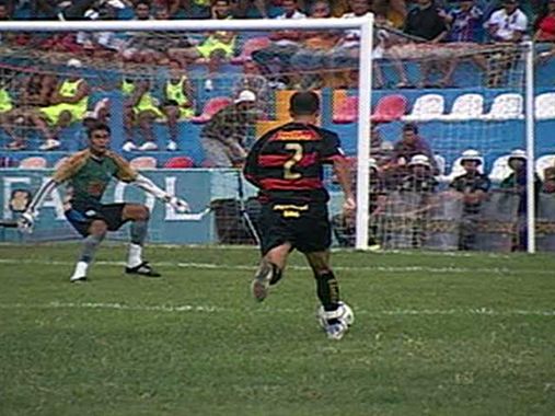 [Leão+aplica+primeira+goleada+em+2010.jpg]