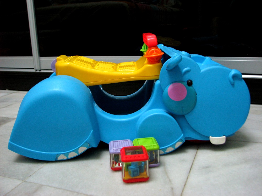 fisher price gobble and go hippo