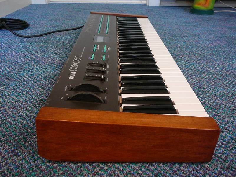 MATRIXSYNTH Yamaha DX21 FM Synthesizer With Wood Panels