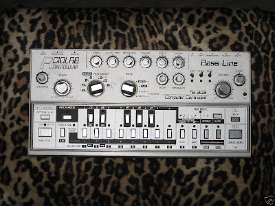 MATRIXSYNTH: Roland TB-303 Bassline with AcidLab Mod