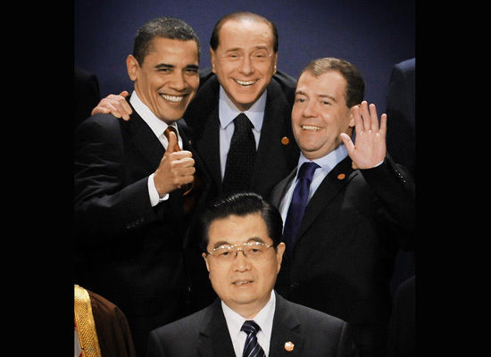 [g20-obama-medvedev-berlusconi-hu-jintao-silly-gestures.jpg]