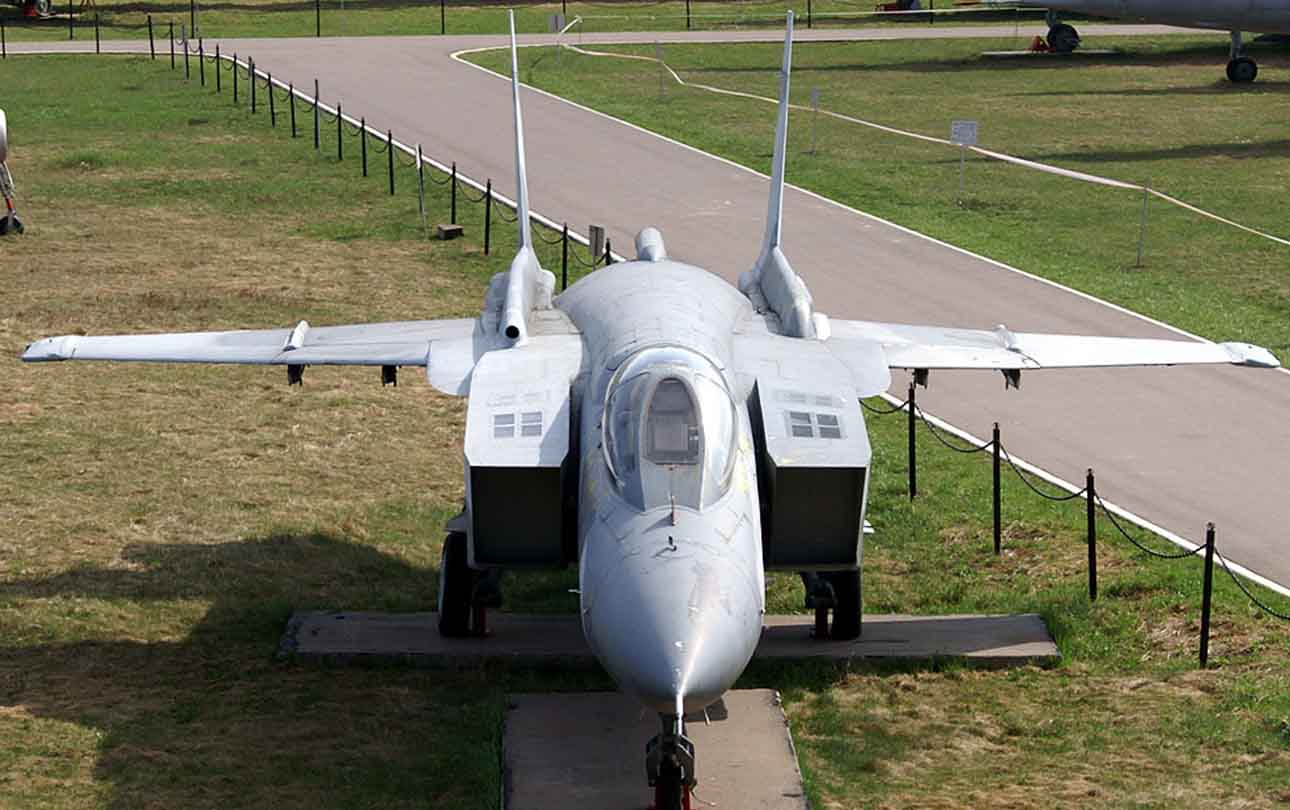 [Yak-141(05b).jpg]