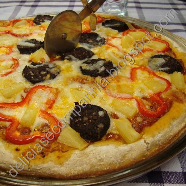 [pizza_morcela_e_ananas1_final.JPG]