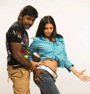 actress vedika charms are good in muni movie