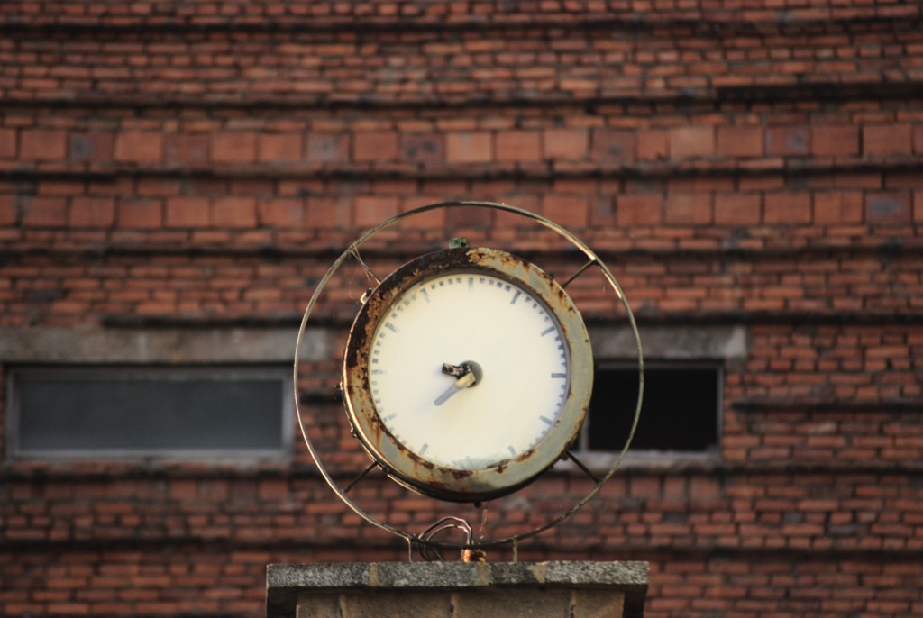 [Bielawa+zegar+Bielbaw.jpg]