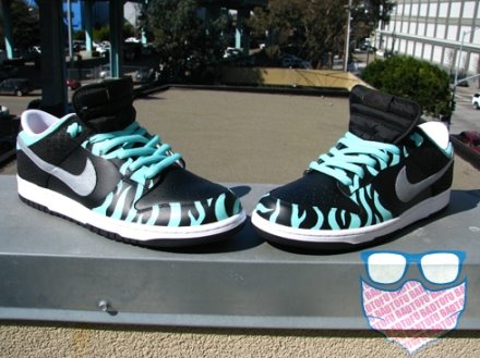 [be209_teal-zebra-nike-dunk-custom-sneakers.jpg]