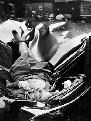 el bello rostro de la muerte fotografia suicidio, chica muerta sobre el coche