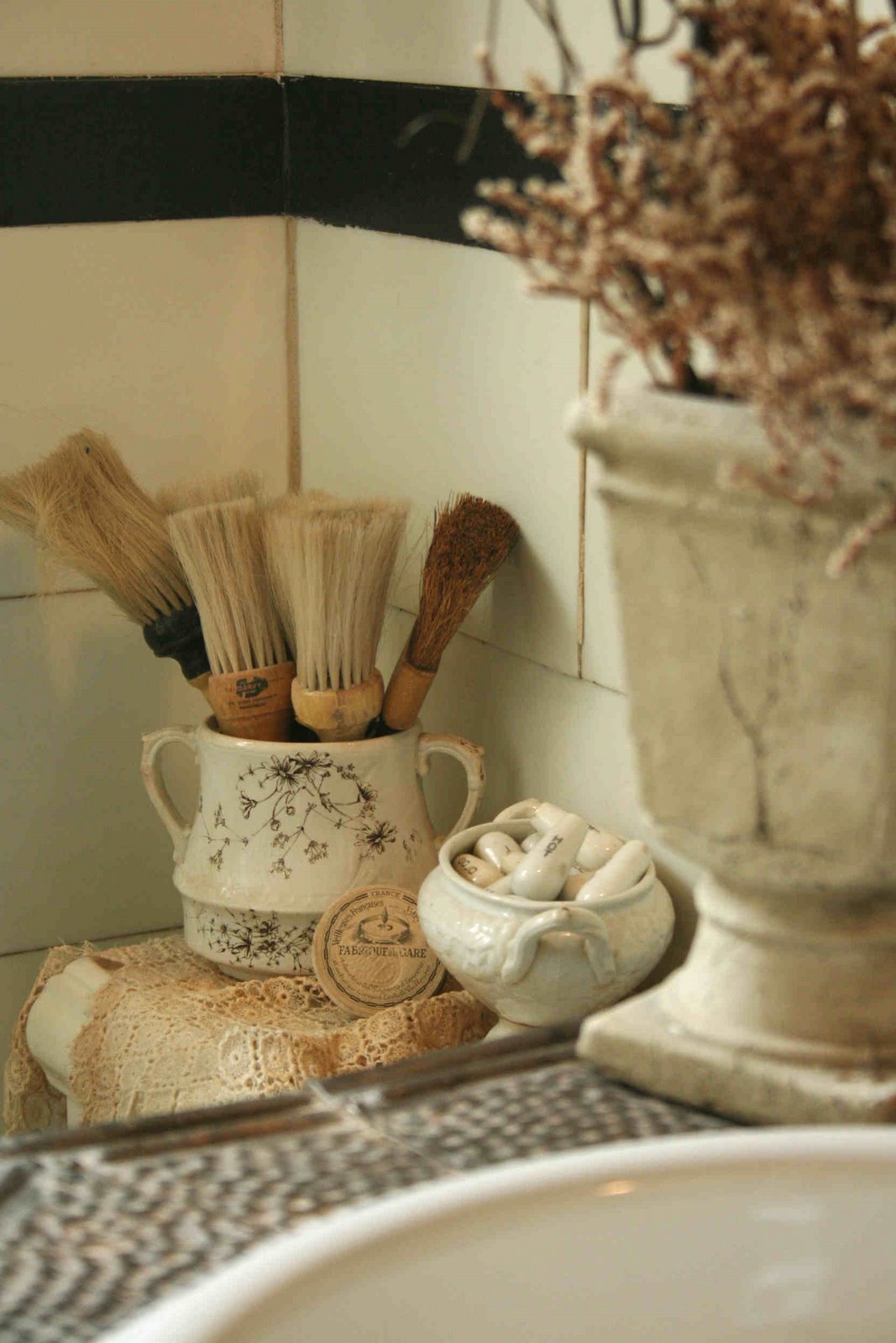 [brushes+LOW+RES.jpg]