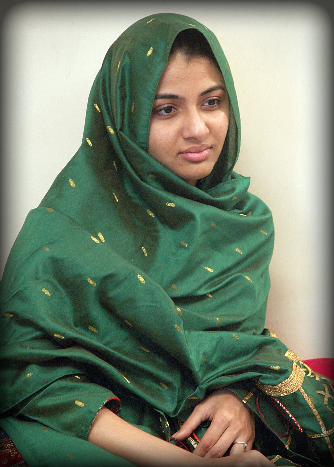 Bengali hindu girl with muslim arab