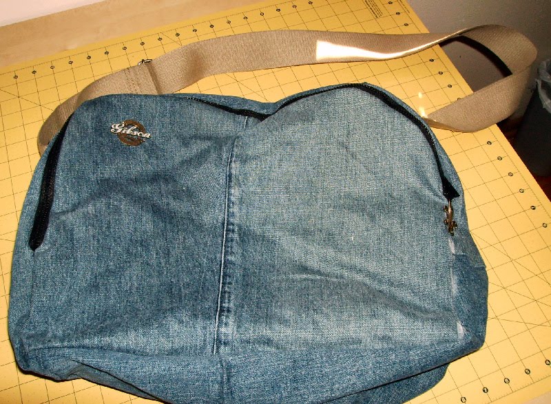 [sewingmachinebag.JPG]