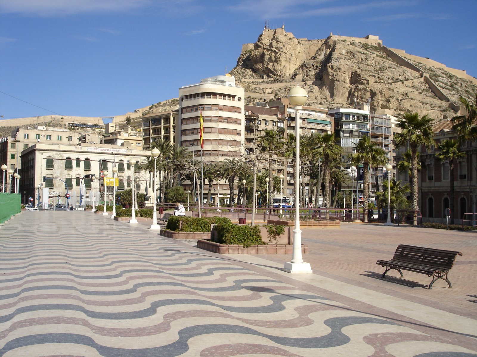 [PASEO..PUERTO.JPG]