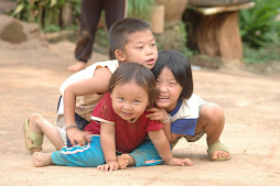 Hmong kiddies