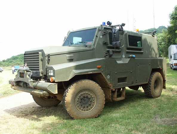 [LAND+-+Tempest+MPV+004.jpg]