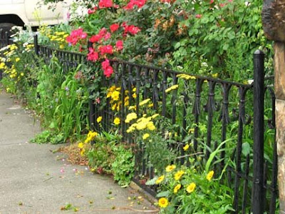MOUND: Front Yard Flowers