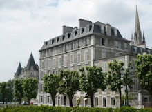 Pau: Buildings along Boulevard des Pyrénées