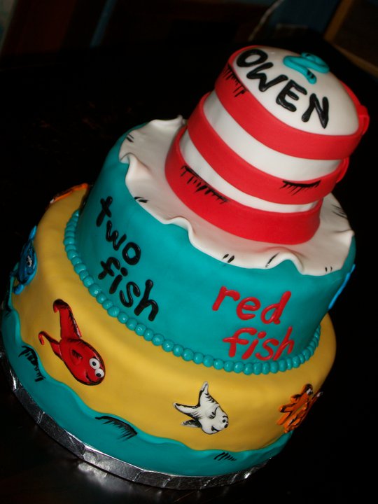 Sweet Pea Cake Company: Cat in the Hat cake