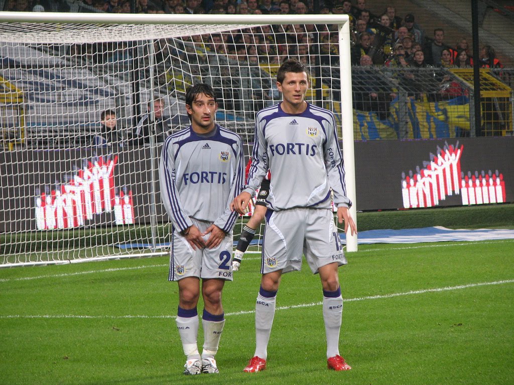 Male desperation, peeing, and wetting April 2010