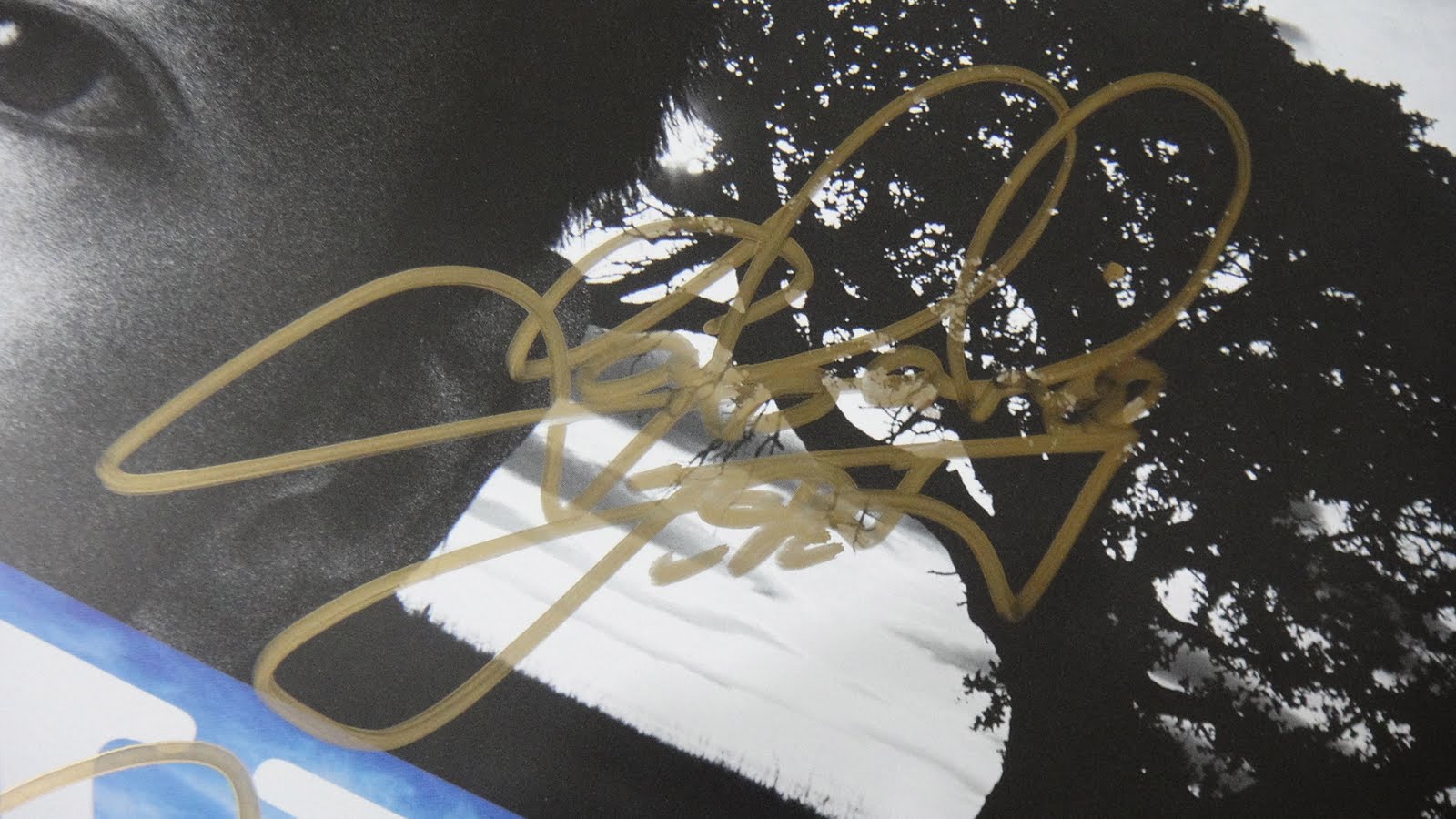 Exile Club 耶 我終於拿到exile全員簽名海報了