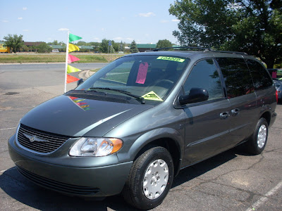 03 CHRYSLER TOWN COUNTRY LX