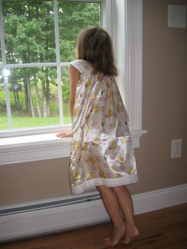 Crafting Motherhood Nightgown Tutorial