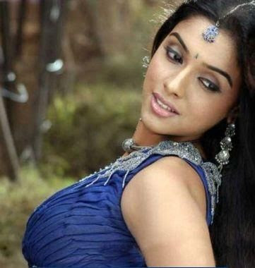 Asin Dhoni