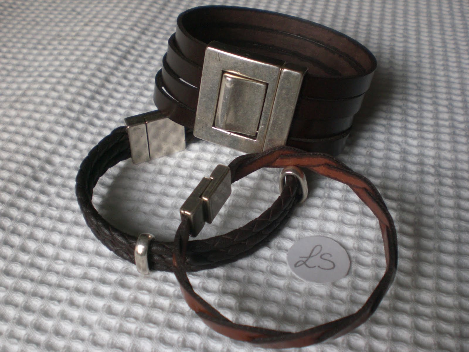 [PULSERAS+AMANDA+Y+VARIAS+009.JPG]