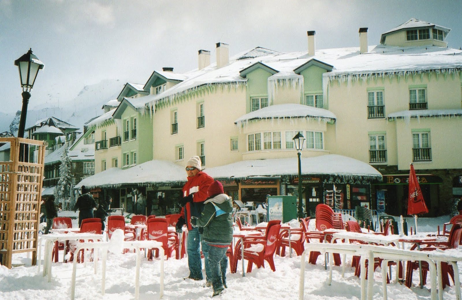 [img200.jpg]