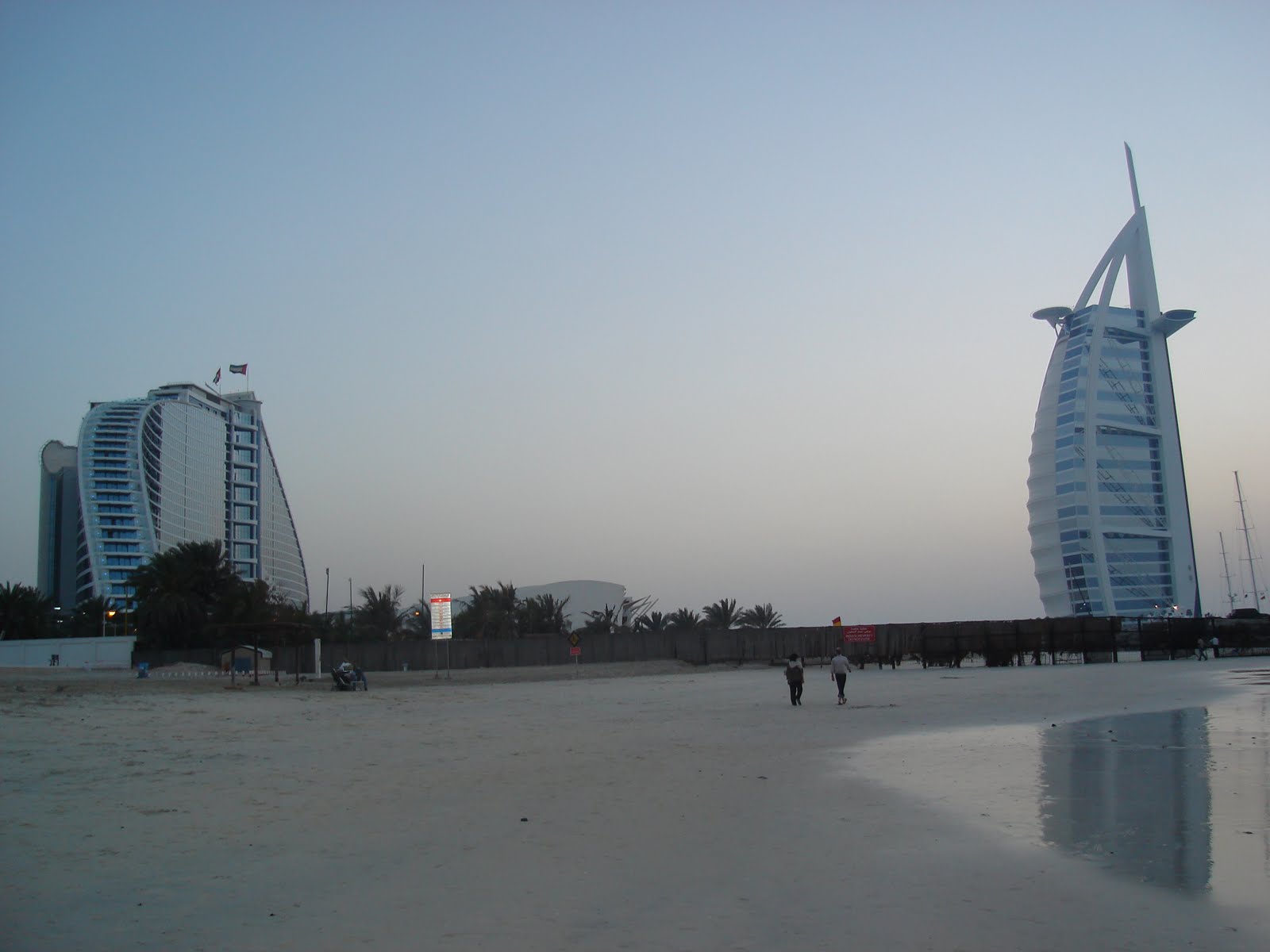 [view-of-burj-ul-arab-from-the-sea-shore.jpg]