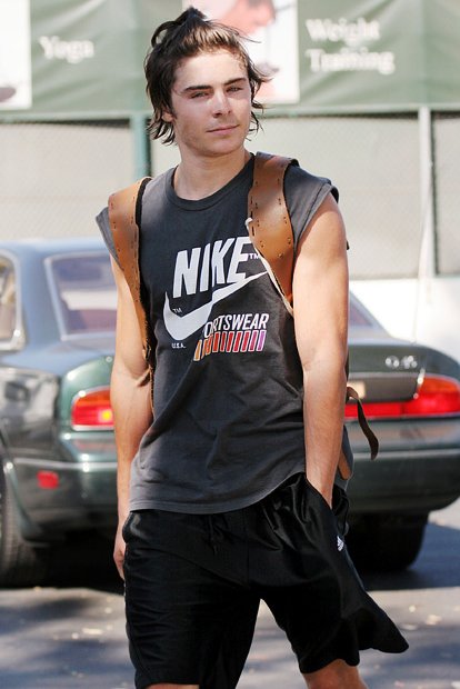 [zac_efron-ponytail1.jpg]