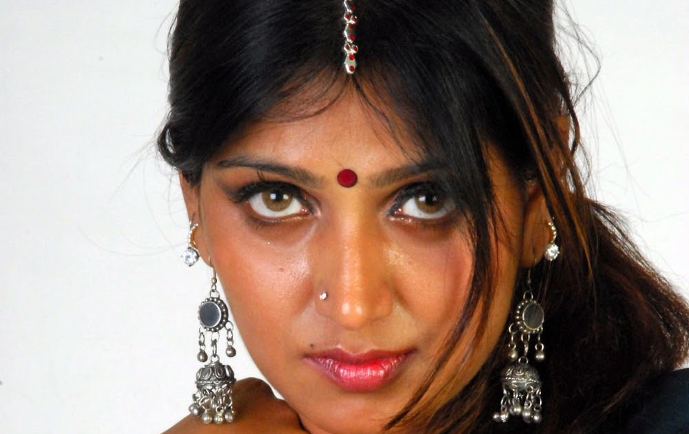 Hot Mallu Masala Aunty N Hot Actress Bhuvaneswari BustySexiezPix Web Porn