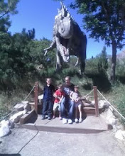 daniel, jaden, sissy, and spencer in front of rex!!!!!