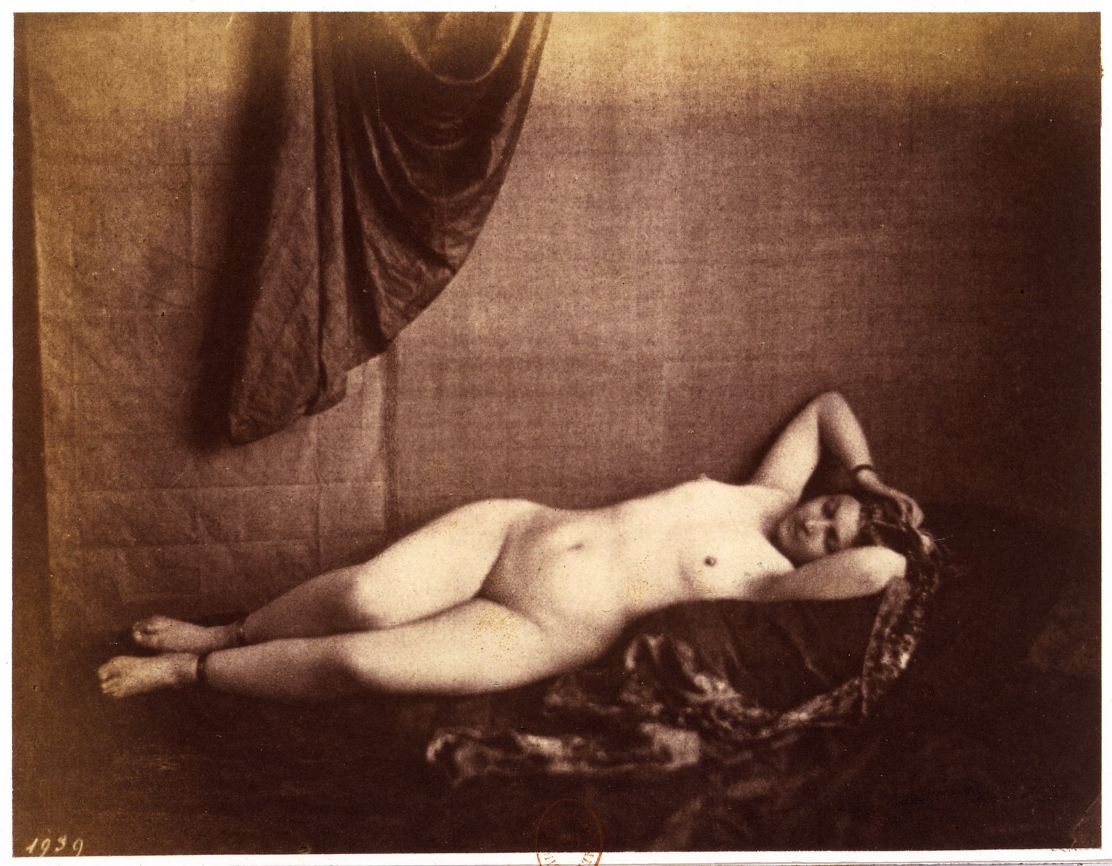 [Villeneuve,+Reclining+Nude,+No.+1939.JPG]