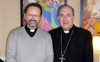 Nuestro Párroco y Arcipreste de Itálica. con el Sr. Arzobispo en su primera visita a la Parroquia