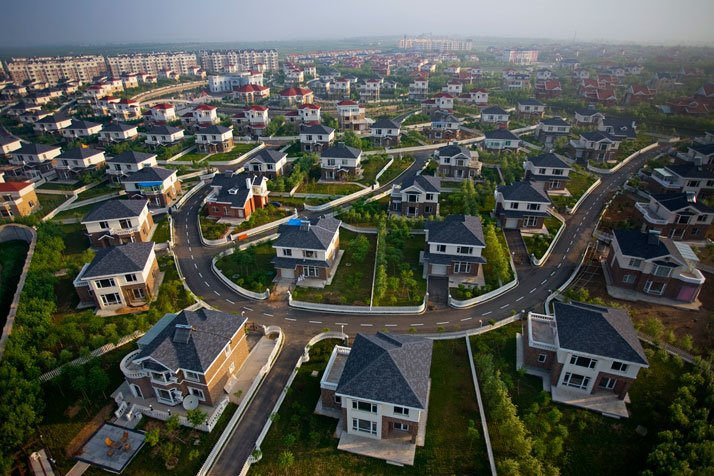 [suburb_in_china.jpg]